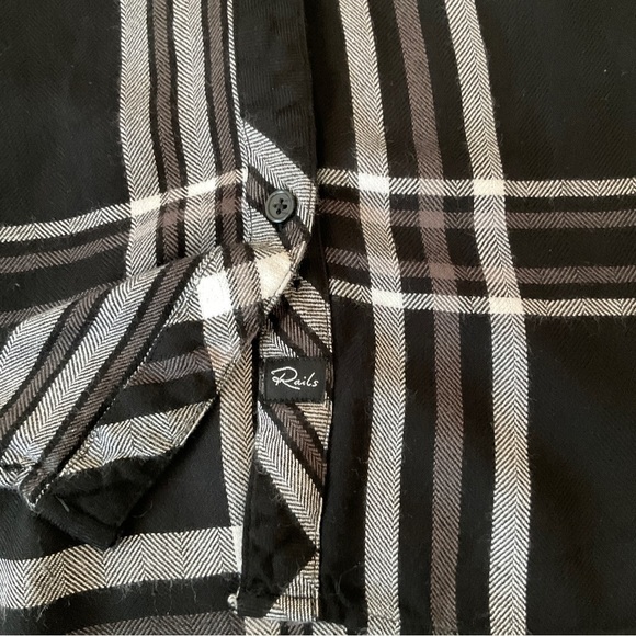Rails Hunter Plaid Button-Front Shirt Black and White - Picture 9 of 15